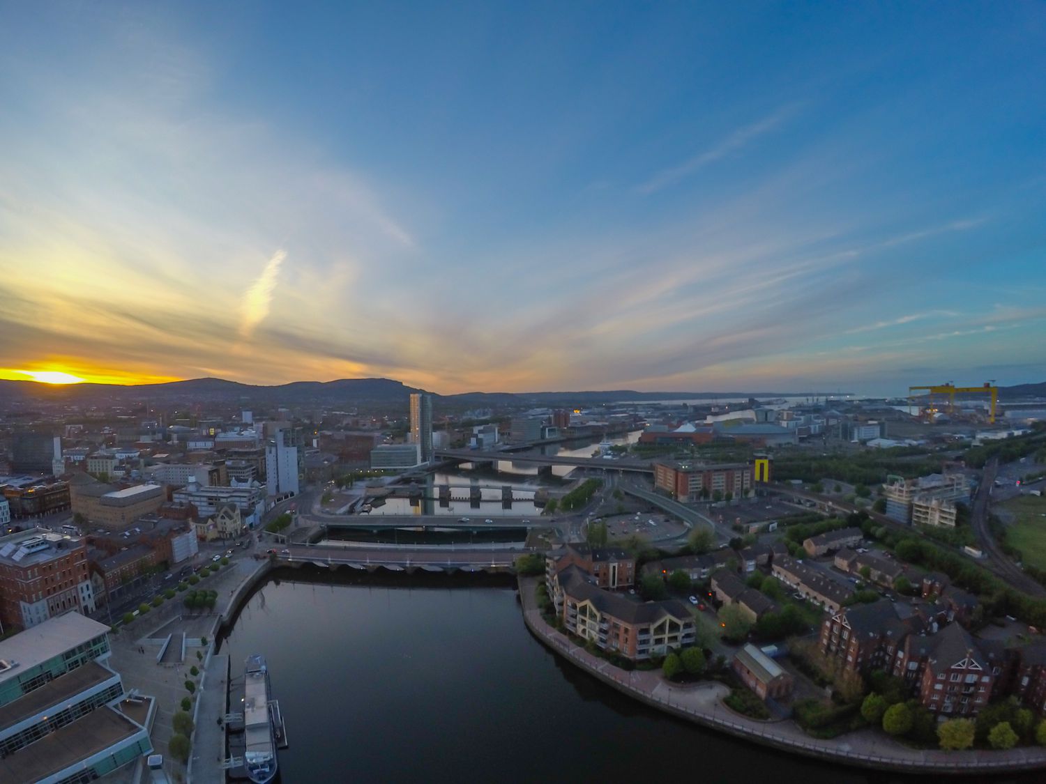 Giants Causeway & Belfast Day Tour - Perfect・Dublin Residence